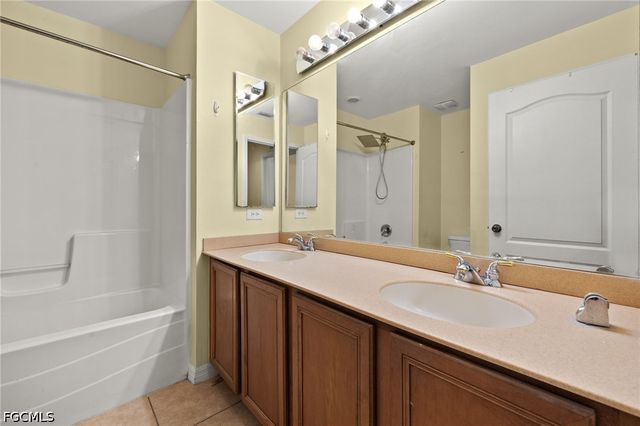 2102 NW 9th ST, Cape Coral, FL 33993