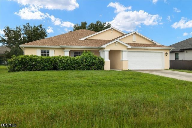2102 NW 9th ST, Cape Coral, FL 33993