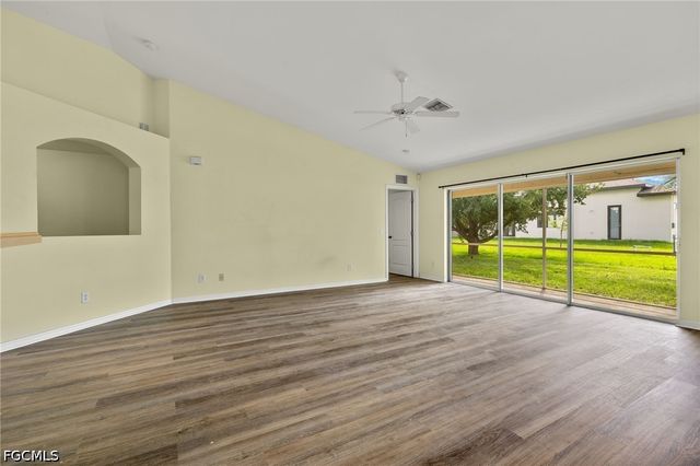 2102 NW 9th ST, Cape Coral, FL 33993