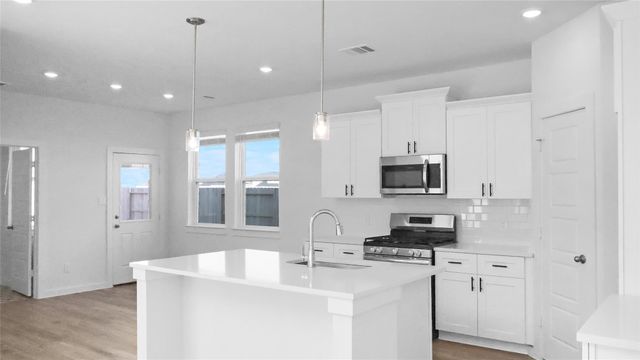 2411 Outpost Canyon Drive, Rosharon, TX 77583