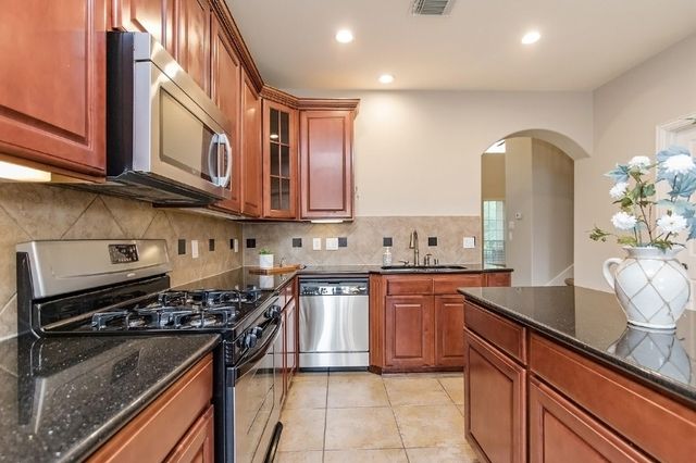 39 Medley Lane, The Woodlands, TX 77382