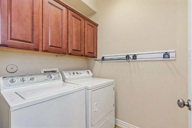 39 Medley Lane, The Woodlands, TX 77382