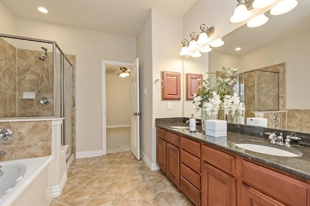 39 Medley Lane, The Woodlands, TX 77382