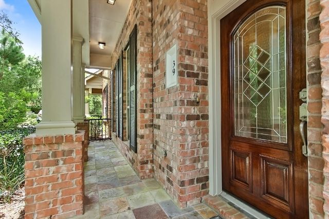 39 Medley Lane, The Woodlands, TX 77382