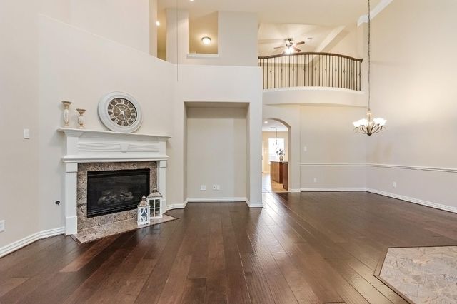 39 Medley Lane, The Woodlands, TX 77382