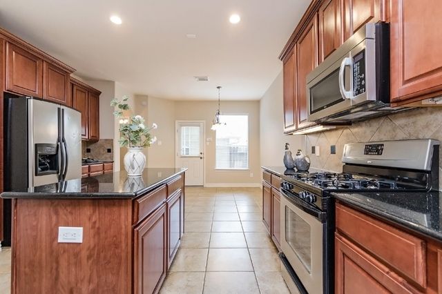 39 Medley Lane, The Woodlands, TX 77382