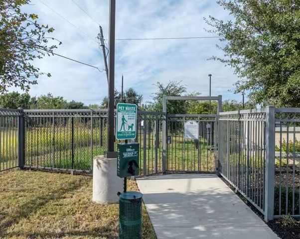 200 Maple LN 1201, Elgin, TX 78621