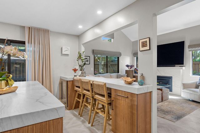 2126 University Park Dr, Sacramento, CA 95825