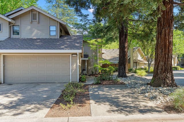 2126 University Park Dr, Sacramento, CA 95825