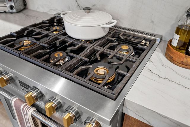 2126 University Park Dr, Sacramento, CA 95825