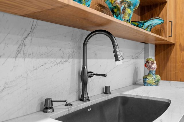 2126 University Park Dr, Sacramento, CA 95825