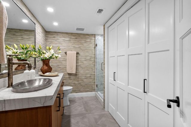 2126 University Park Dr, Sacramento, CA 95825