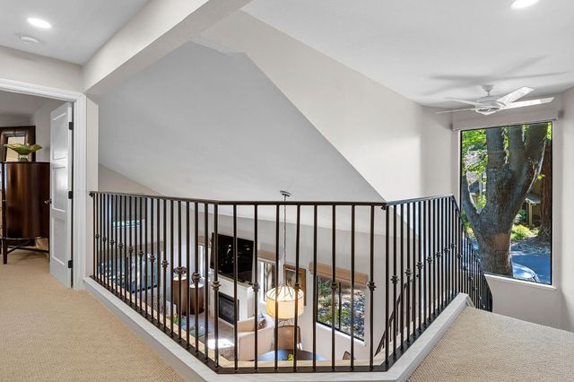 2126 University Park Dr, Sacramento, CA 95825