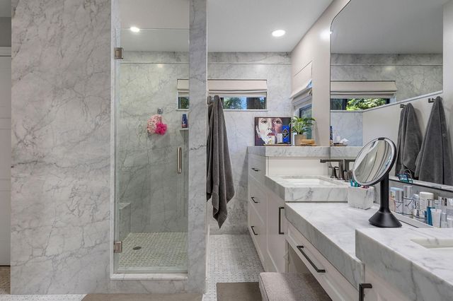 2126 University Park Dr, Sacramento, CA 95825