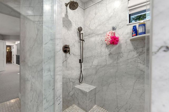 2126 University Park Dr, Sacramento, CA 95825