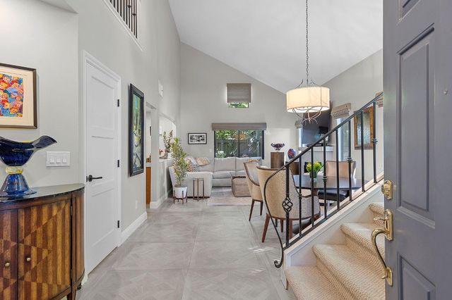 2126 University Park Dr, Sacramento, CA 95825