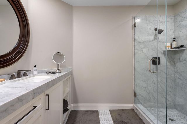 2126 University Park Dr, Sacramento, CA 95825