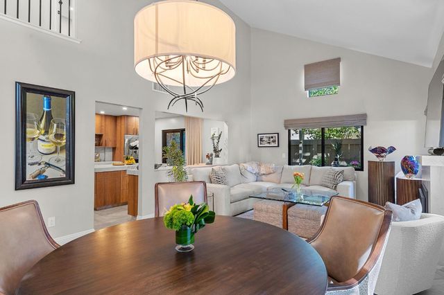 2126 University Park Dr, Sacramento, CA 95825