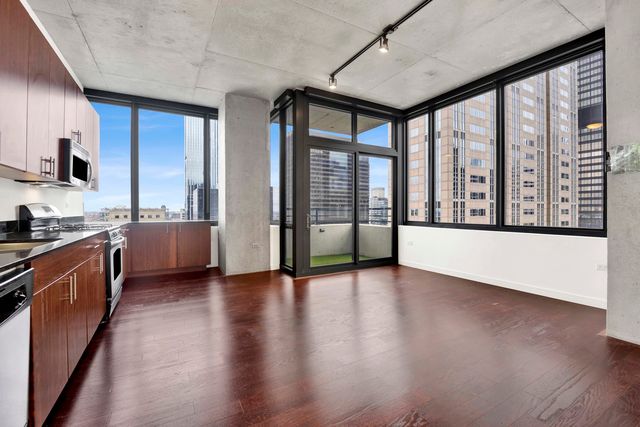 235 W Van Buren Street 2515, Chicago, IL 60607