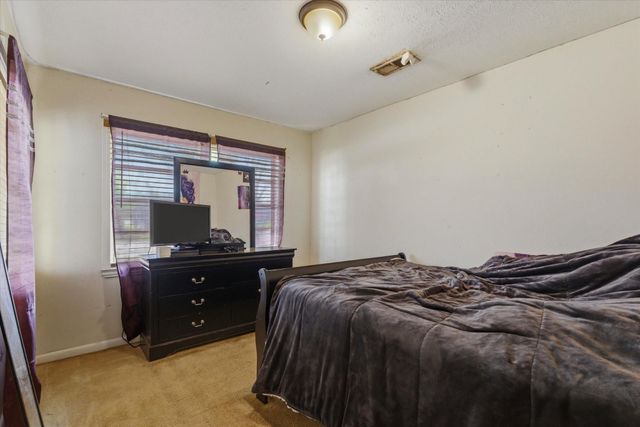 805 S Circle Drive, Baytown, TX 77520