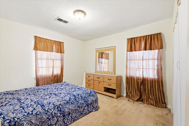 805 S Circle Drive, Baytown, TX 77520