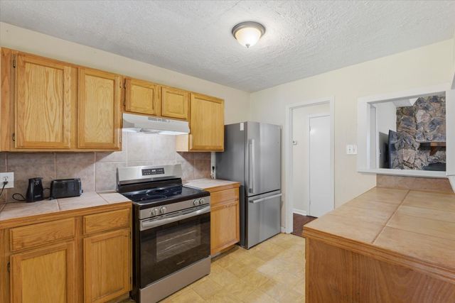 805 S Circle Drive, Baytown, TX 77520