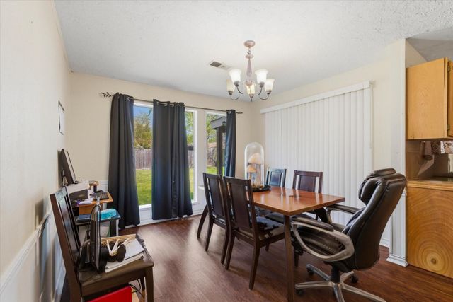 805 S Circle Drive, Baytown, TX 77520