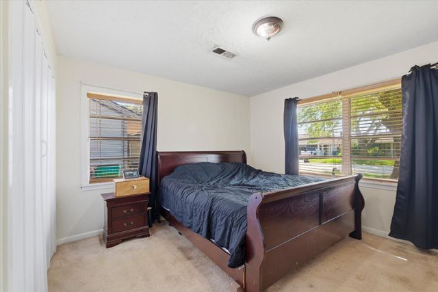 805 S Circle Drive, Baytown, TX 77520