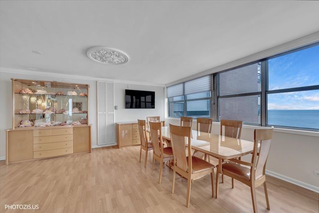 6301 N Sheridan Road 11R, Chicago, IL 60660