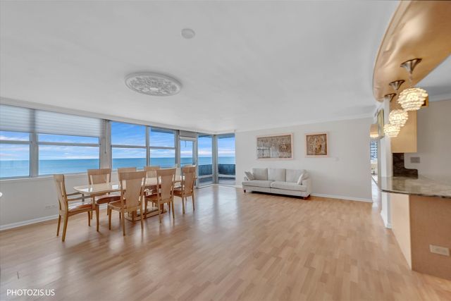 6301 N Sheridan Road 11R, Chicago, IL 60660