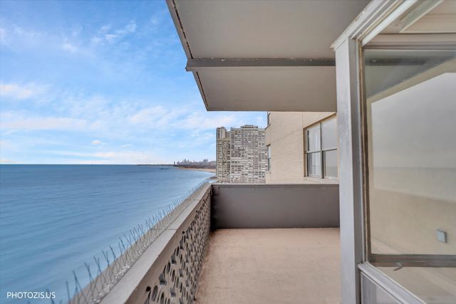 6301 N Sheridan Road 11R, Chicago, IL 60660