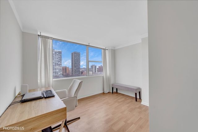 6301 N Sheridan Road 11R, Chicago, IL 60660