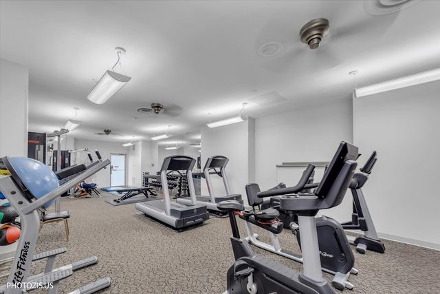 6301 N Sheridan Road 11R, Chicago, IL 60660