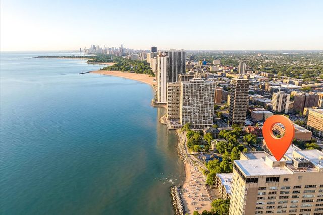 6301 N Sheridan Road 11R, Chicago, IL 60660