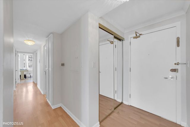 6301 N Sheridan Road 11R, Chicago, IL 60660