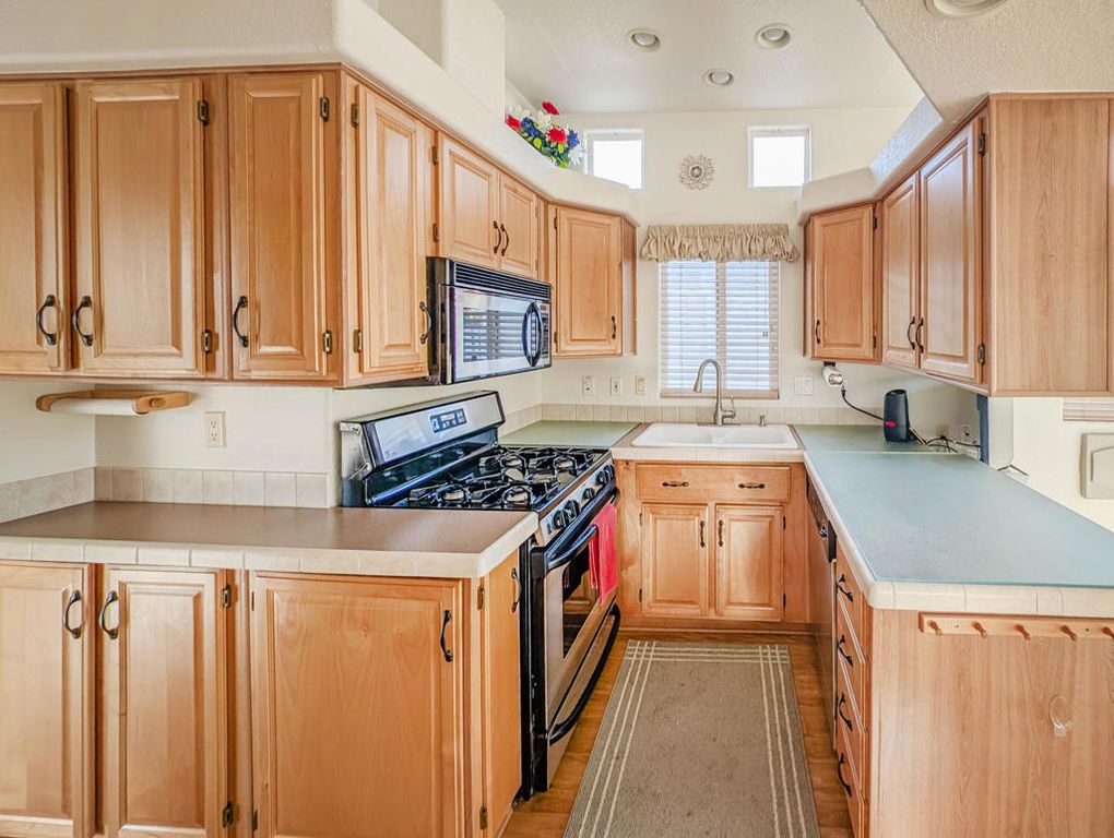 Image 13 of property listing at 70200 Dillon Road 581, Desert Hot Springs, CA 92241