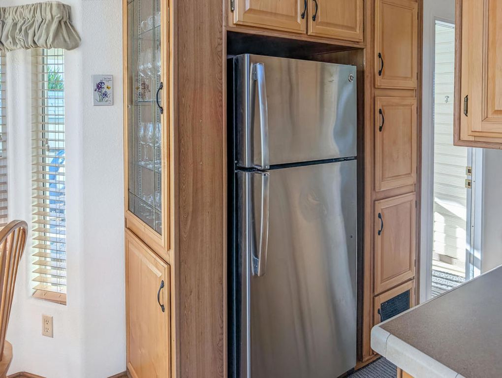 Image 14 of property listing at 70200 Dillon Road 581, Desert Hot Springs, CA 92241