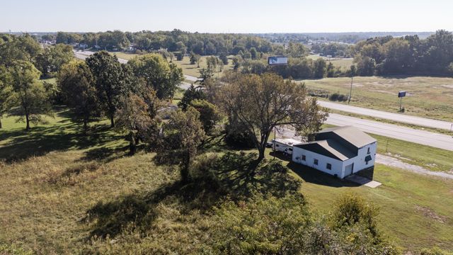 5189 W Sunshine Street, Brookline, MO 65619