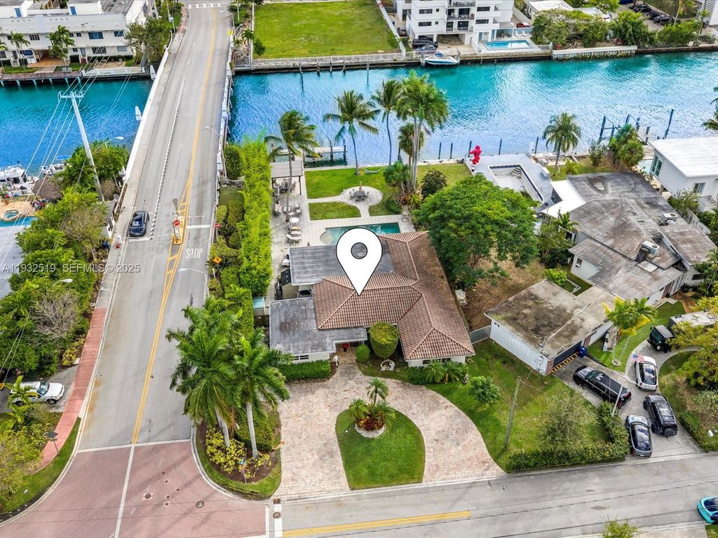1000 S Shore Dr, Miami Beach, FL 33141