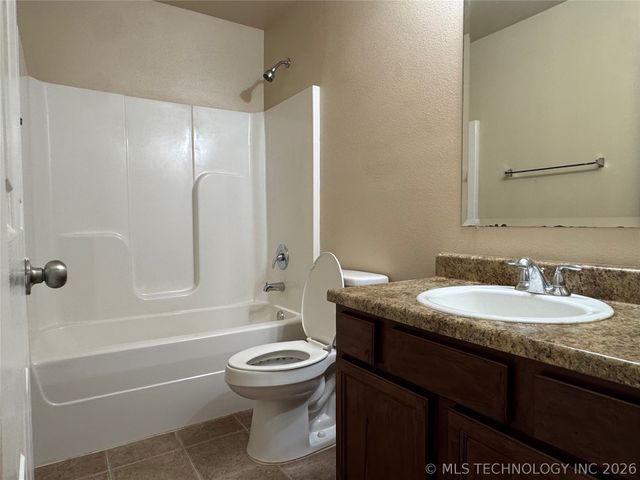 14750 S Hickory Place, Glenpool, OK 74033