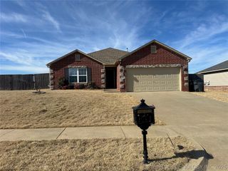 14750 S Hickory Place, Glenpool, OK 74033