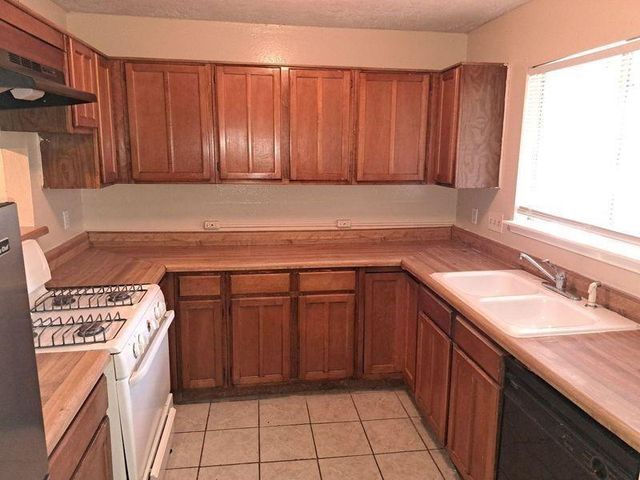 2426 Spring Dusk Lane, Spring, TX 77373