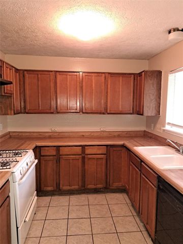 2426 Spring Dusk Lane, Spring, TX 77373