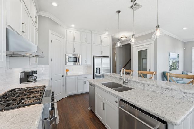 4106 Silver Reef, Galveston, TX 77554