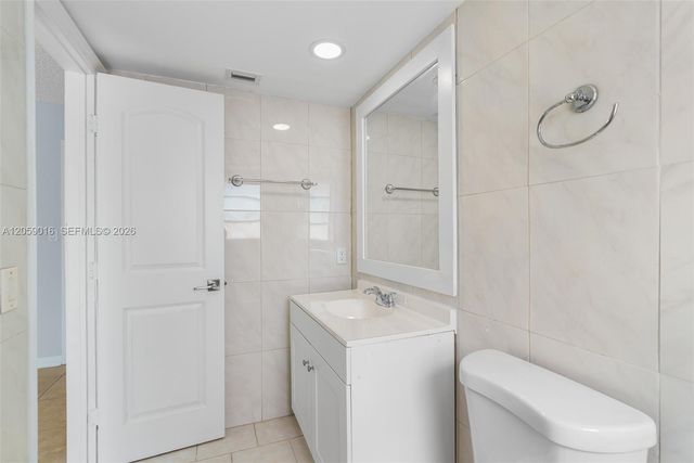 7620 Carlyle Avenue 206, Miami Beach, FL 33141