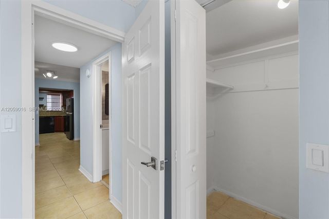 7620 Carlyle Avenue 206, Miami Beach, FL 33141
