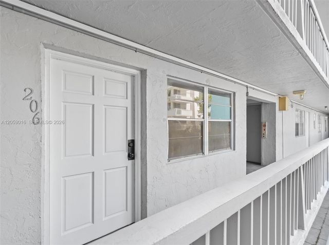 7620 Carlyle Avenue 206, Miami Beach, FL 33141