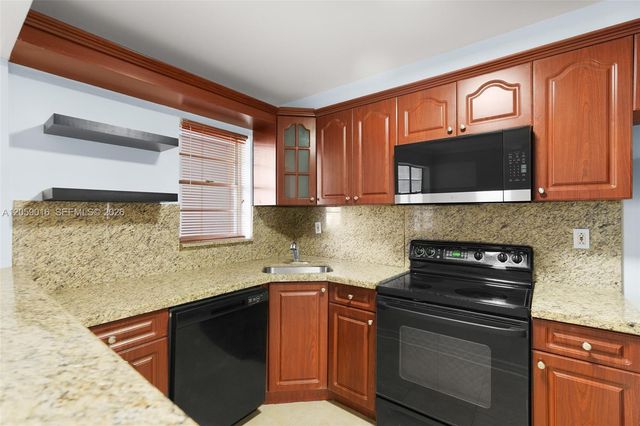 7620 Carlyle Avenue 206, Miami Beach, FL 33141