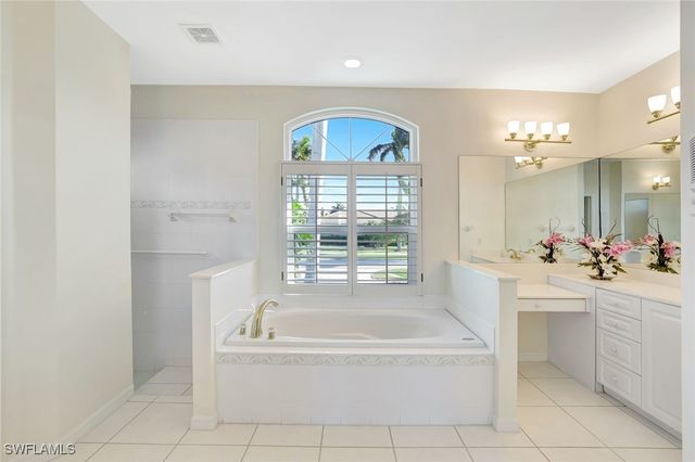 60 Anchor CT, Marco Island, FL 34145