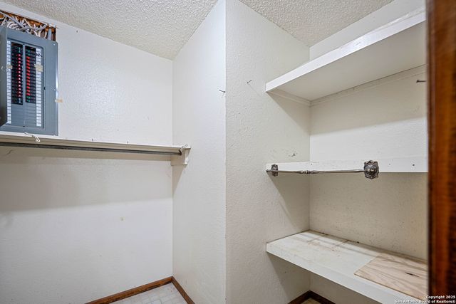 1431 S SH-123, Karnes City, TX 78118